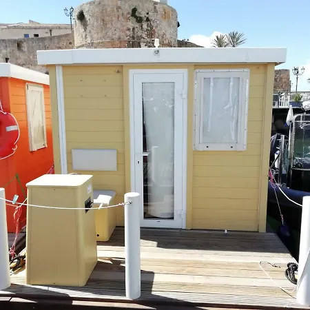 House Boat Botel *