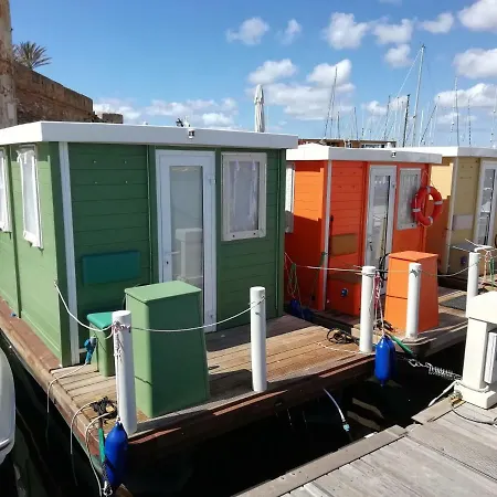 Botel House Boat *